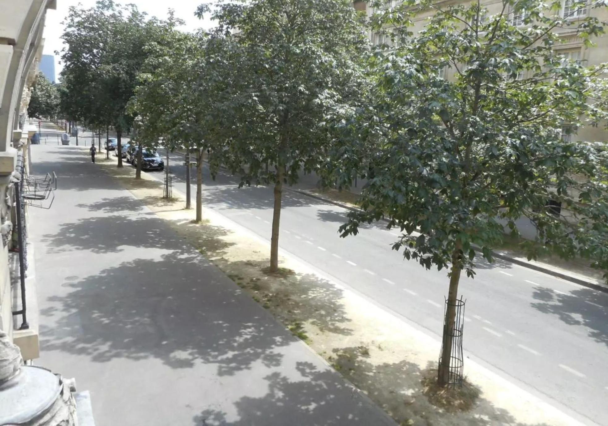 Champs De Mars Deschanel Paris
